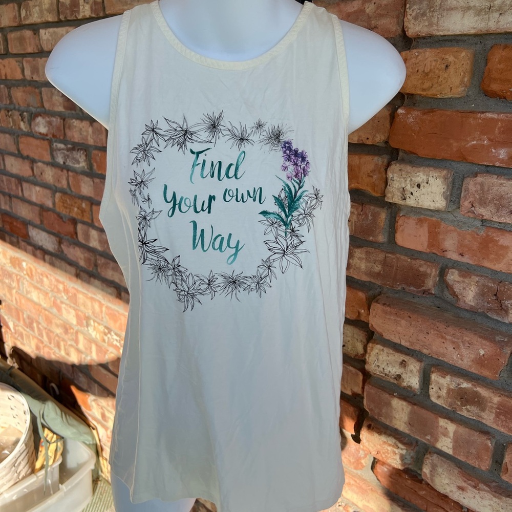 Calia Loop back by Carrie Underwood graphic tank size large in egret. New w tags